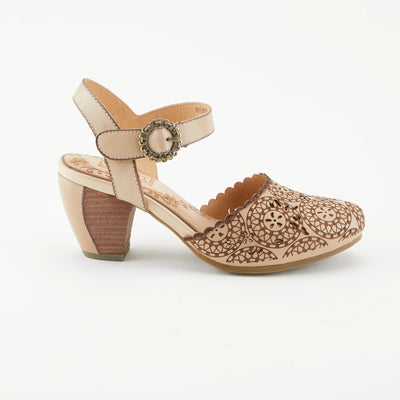 Eiloota Sandals in Beige